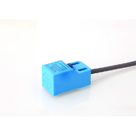 Square proximity switch B-04N